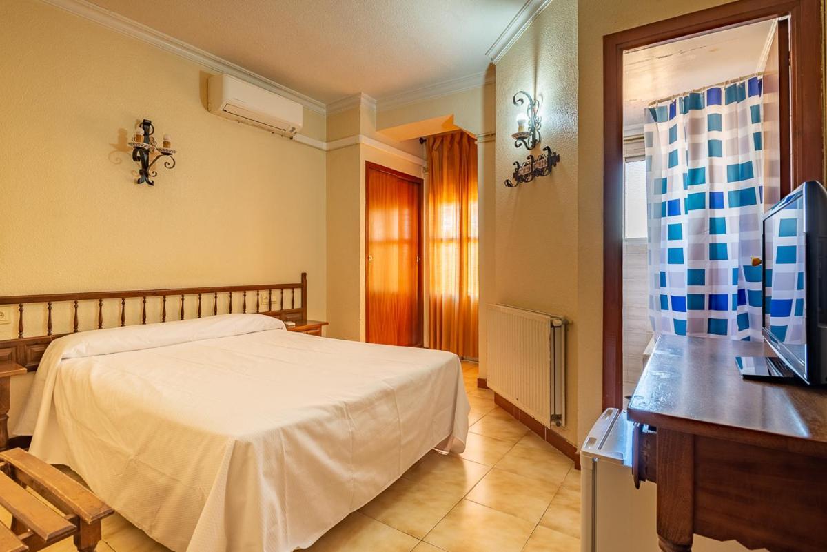 Hostal Hilaria Mazagon Exterior photo